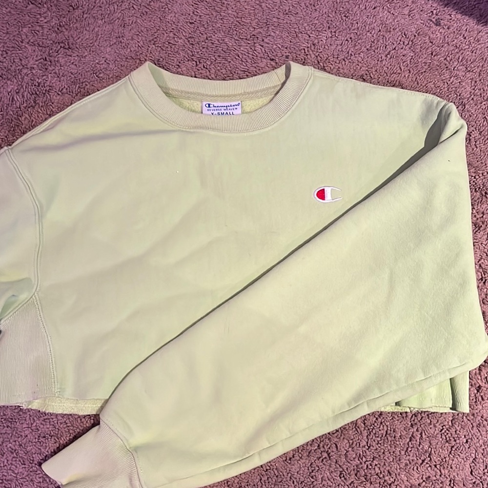 Green cropped champion crew neck